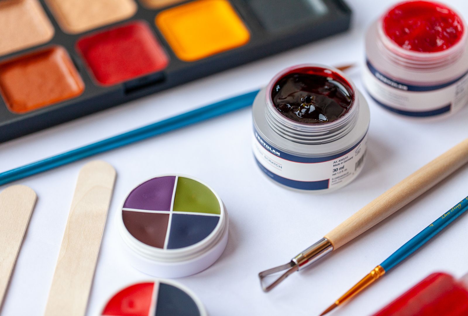 Professional moulage materials